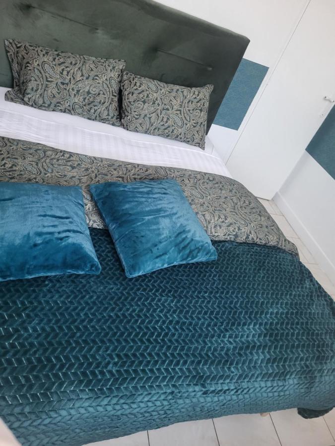 Akwaba Chez Ouli Hotell Levens Eksteriør bilde